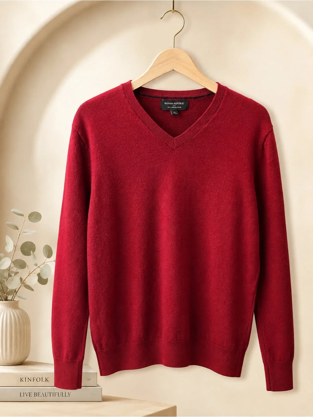 Banana Republic Womem V-Neck Sweater. 100% Merino Wool- like new✨✨